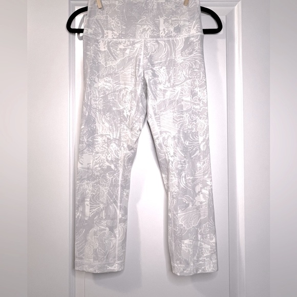 Lululemon Crop Leggings - Picture 1 of 5